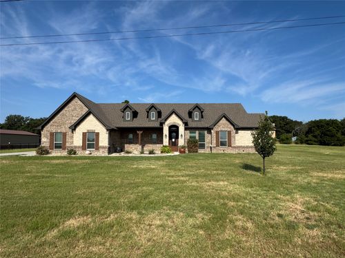 499 Christian Way, Azle, TX, 76020-5485 | Card Image