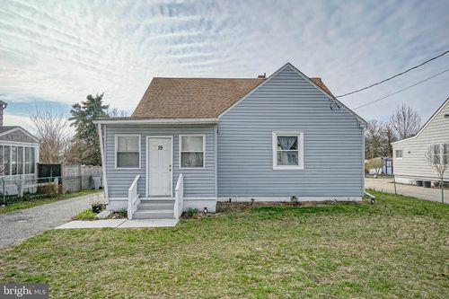 19 W Almond St, Vineland, NJ, 08360-4513 | Card Image