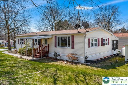 1 Woodsdale Ct, BATH, PA, 18014-2145 | Card Image
