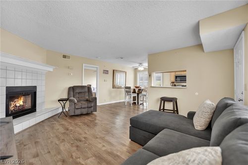 102-5340 Rod Ct, Las Vegas, NV, 89122-7375 | Card Image