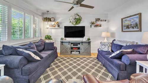 64 School St, Hampton Bays, NY, 11946-2658 | Card Image