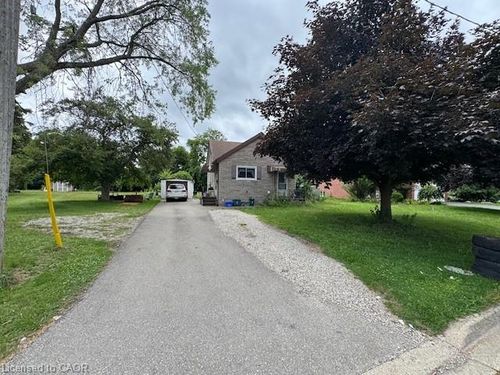 9 Liberty Dr, Cambridge, ON, N1R5N4 | Card Image