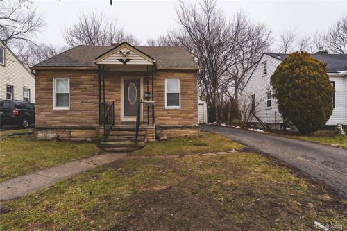 177 S Marshall St, Pontiac, MI, 48342-3245 | Card Image