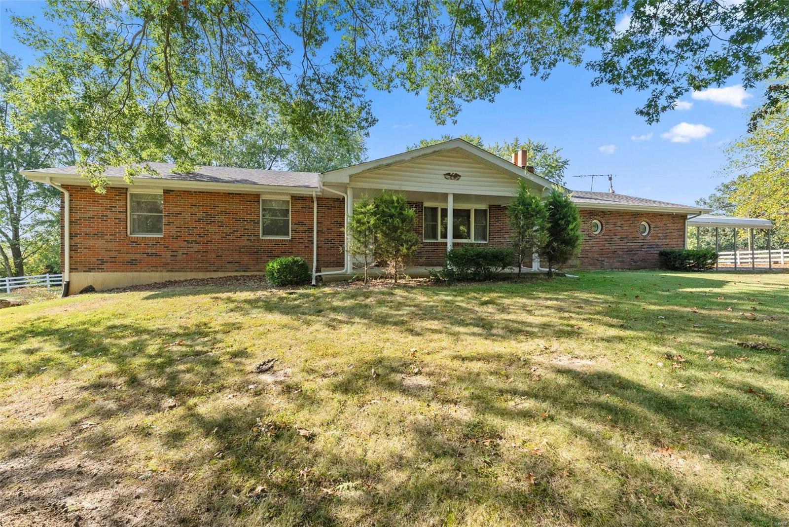 Birkhead Rd, Winfield, MO 63389