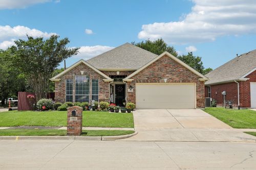 3901 Glenwyck Dr, North Richland Hills, TX, 76180-8768 | Card Image