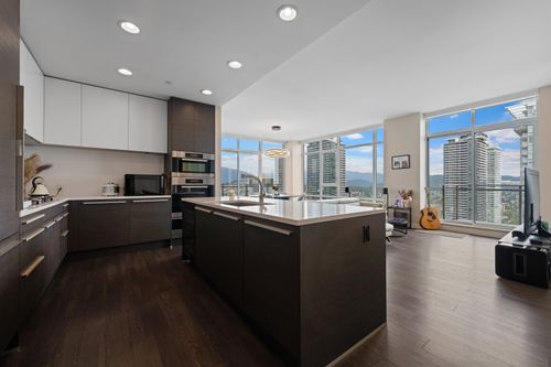 4502-2008 Rosser Avenue, Burnaby, BC, V5C0H8 | Card Image