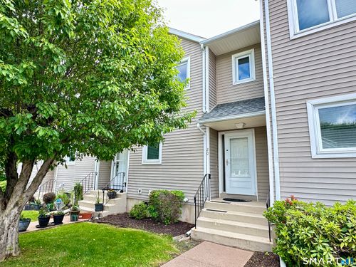 20-20 Oak Ridge Dr, Windsor Locks, CT, 06096-2669 | Card Image