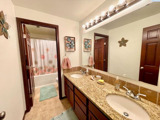 223108 E Perkins Rd, Home with 4 bedrooms, 4 bathrooms and null parking in Kennewick WA | Image 22