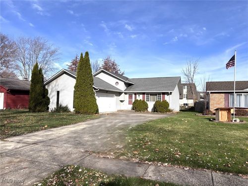 728 University Ave, Elyria, OH, 44035-7241 | Card Image