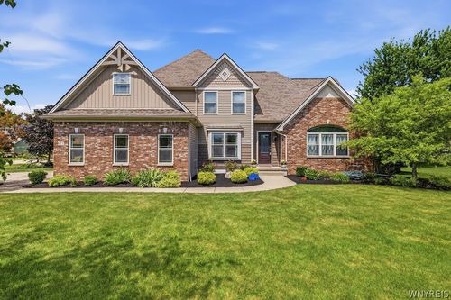 677 Sara Ct, Lewiston, NY, 14092-2344 | Card Image