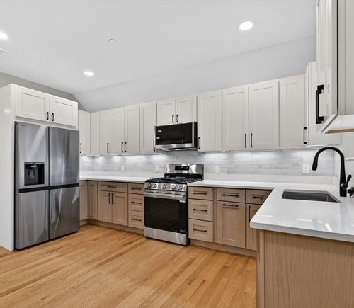 3c-29C Prichard Ave, Somerville, MA, 02144-2307 | Card Image