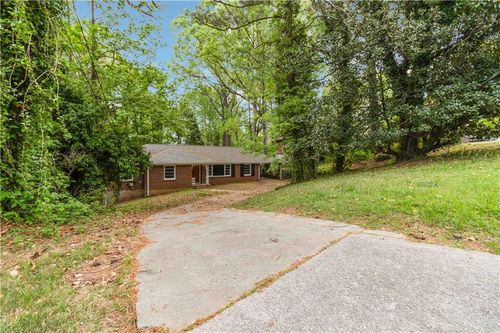 668 Lynn Cir Sw, atlanta, GA, 30311-2315 | Card Image