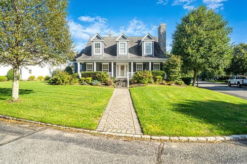29 Golden Spruce Dr, Calverton, NY, 11933-1486 | Card Image