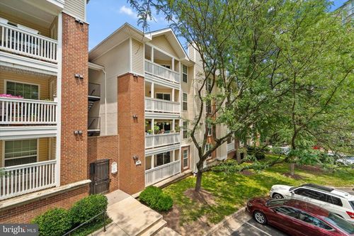 unit-111-1524 Lincoln Way, MCLEAN, VA, 22102-5859 | Card Image