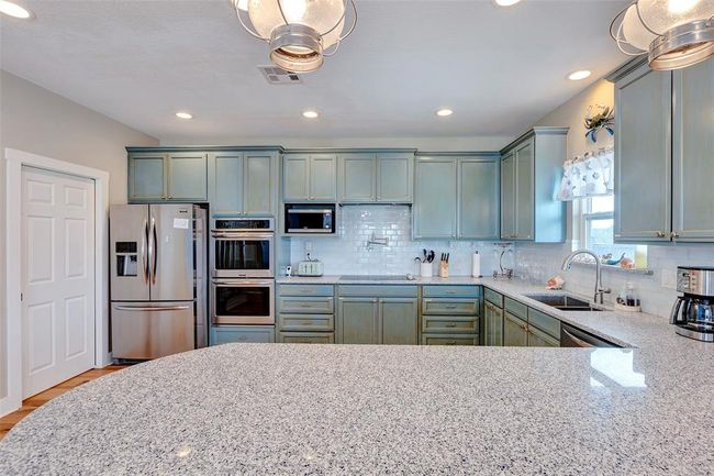 126 Driftwood Rd, House other with 4 bedrooms, 3 bathrooms and 2 parking in Freeport TX | Image 18