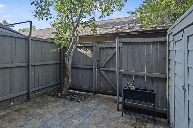 APT-208 - 9910 Royal Ln, Condo with 1 bedrooms, 2 bathrooms and null parking in Dallas TX | Image 5