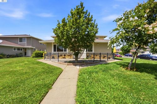 1-9079 Pinata Way, Sacramento, CA, 95826-3312 | Card Image
