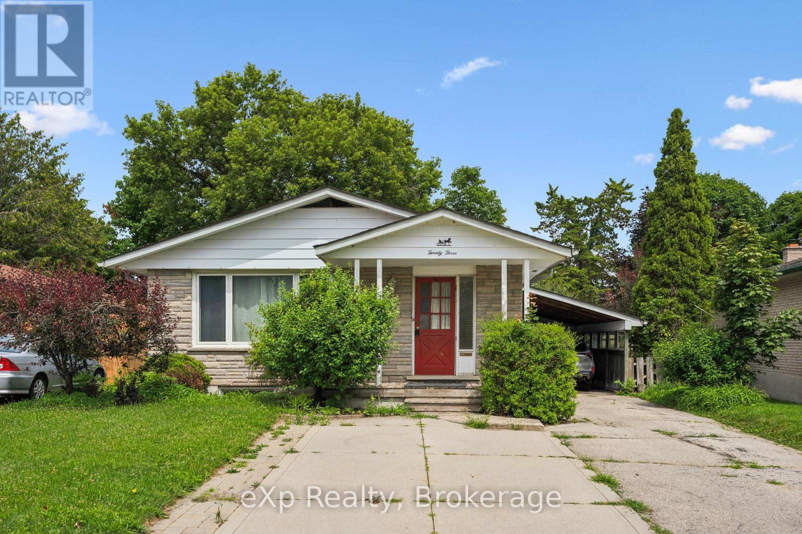 Residential in Guelph (Victoria North)