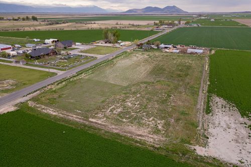 01-10645 N 10800 W, Tremonton, UT, 84337-9401 | Card Image