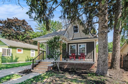 271 College St, Ferndale, MI, 48220-2814 | Card Image