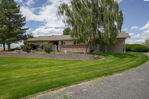 97010 W Good Rd, Prosser, WA, 99350 | Card Image