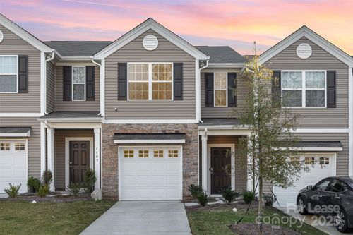 7109 N Mills Rd, Charlotte, NC, 28216-5286 | Card Image