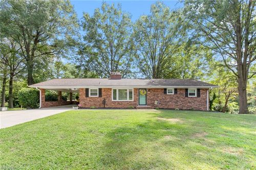 715 Russell Ave, Reidsville, NC, 27320-4530 | Card Image