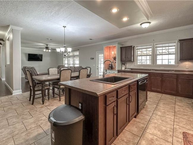 19616 Lanier Rd, House other with 3 bedrooms, 2 bathrooms and 7 parking in Thornton TX | Image 6