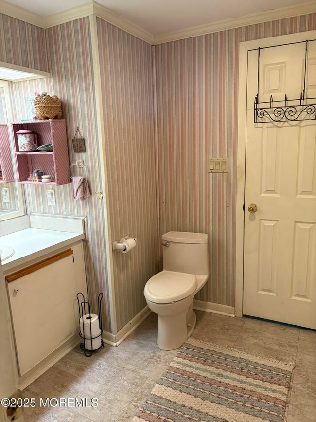 308 Kenwood Ct, Home with 3 bedrooms, 2 bathrooms and null parking in Whiting NJ | Image 9