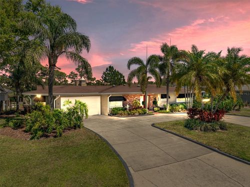 650 Poinsettia Rd, BELLEAIR, FL, 33756-1525 | Card Image