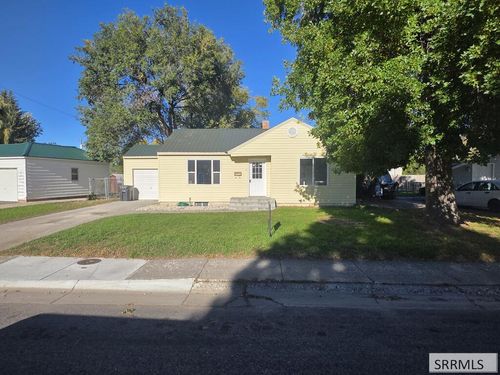 810 Crestmont Avenue, Idaho Falls, ID, 83402 | Card Image