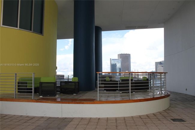 APT-3606 - 185 Sw 7 Th St, Condo with 0 bedrooms, 1 bathrooms and null parking in Miami FL | Image 15