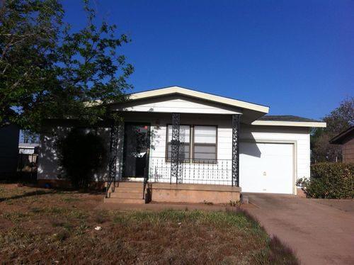 604 Steakley St, Big Spring, TX, 79720-3640 | Card Image