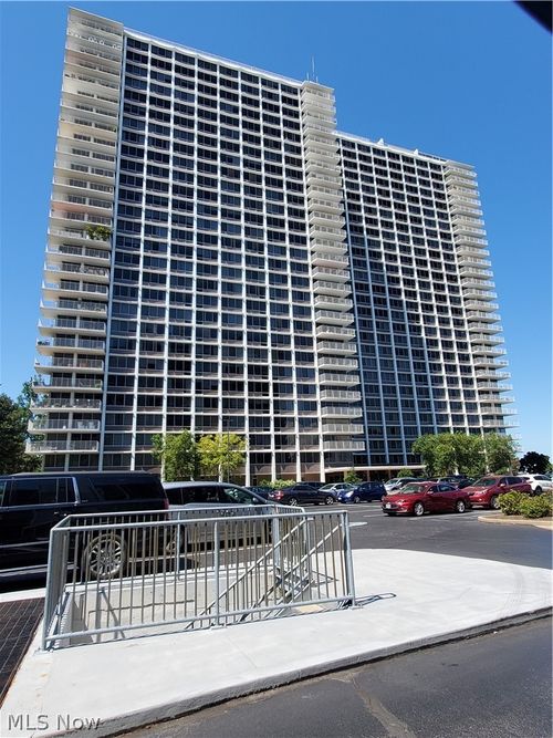 804-12700 Lake Ave, Lakewood, OH, 44107-1501 | Card Image