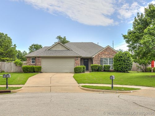 913 N Redbud Street, Jenks, OK, 74037 | Card Image