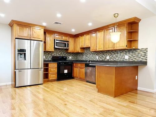 90-90 George St, Boston, MA, 02119 | Card Image