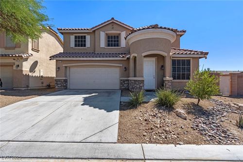 4013 Villa Serena Ln, North Las Vegas, NV, 89081-6811 | Card Image