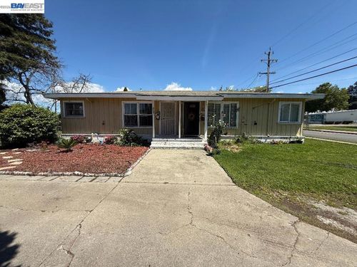 857 Longwood Ave, Hayward, CA, 94541-7150 | Card Image