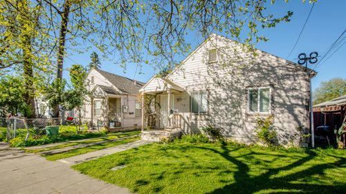 122 5th St, Woodland, CA, 95695-3329 | Card Image