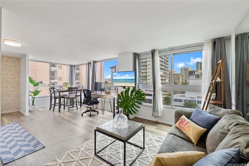 701-2421 Tusitala St, Honolulu, HI, 96815-3104 | Card Image
