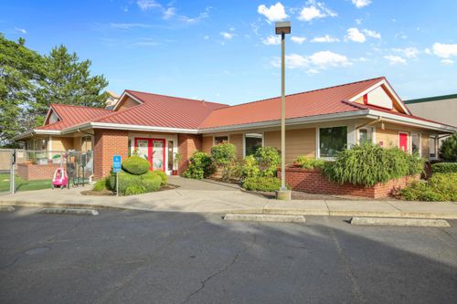 81 Freeman Ct, Central Point, OR, 97502-2426 | Card Image