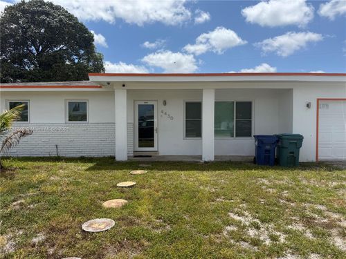4430 Nw 175th St, Miami Gardens, FL, 33055-3731 | Card Image