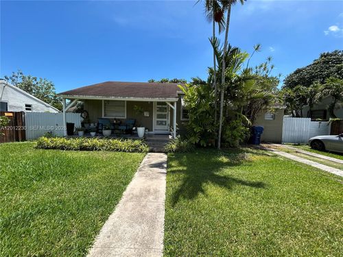 430 Ne 110th Ter, Miami, FL, 33161-7152 | Card Image