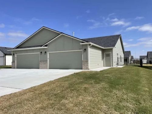 5220 N Honeylocust Cir, Bel Aire, KS, 67226-9701 | Card Image