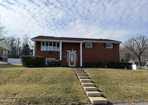 3700 W Chestnut Ave, Altoona, PA, 16601-1348 | Card Image