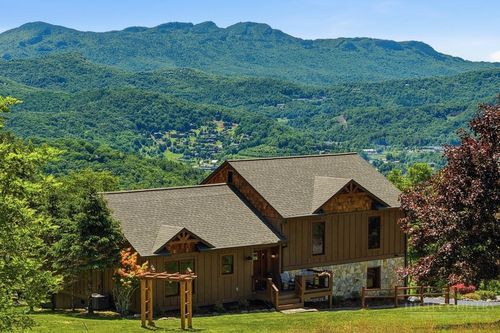 470 Banner Grande Ln, Banner Elk, NC, 28604-7562 | Card Image