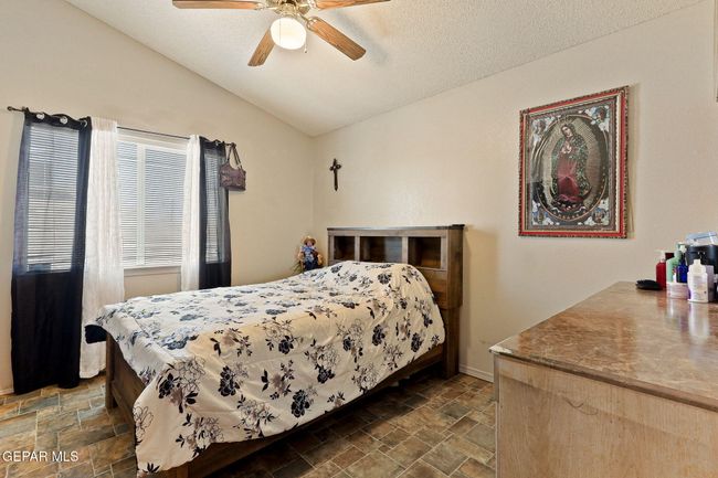 upstairs bedroom 3 | Image 32
