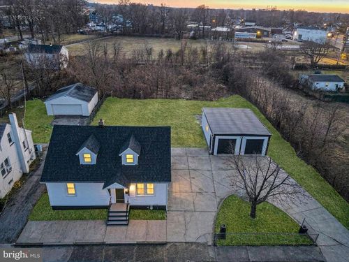 68 E Harmony St, PENNS GROVE, NJ, 08069-1438 | Card Image