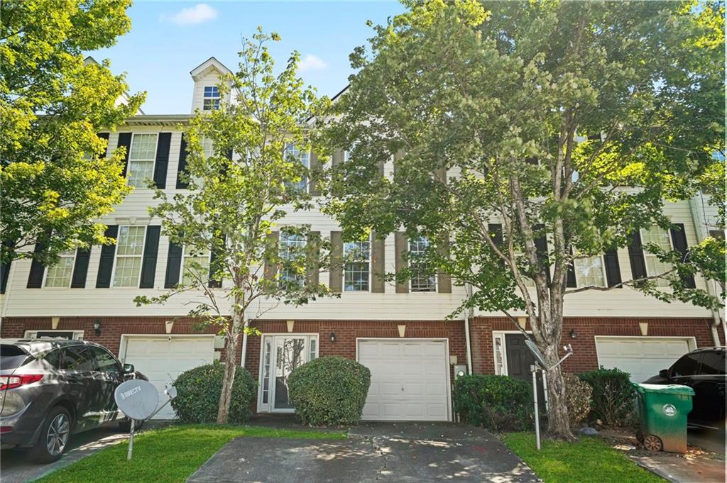 Strathmoor Manor Cir, Lithonia, GA 30058