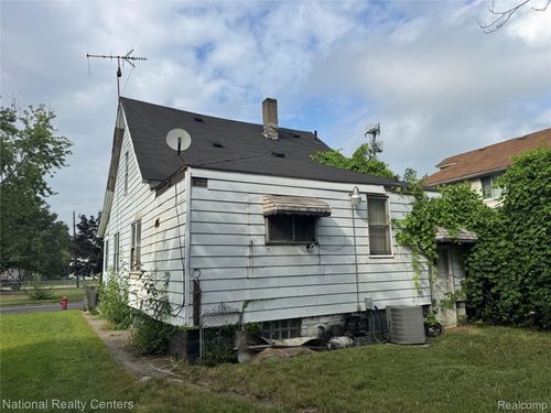 35 Bell St, Ecorse, MI, 48229-1805 | Card Image